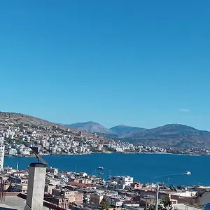  Hébergement de vacances Vjollca's