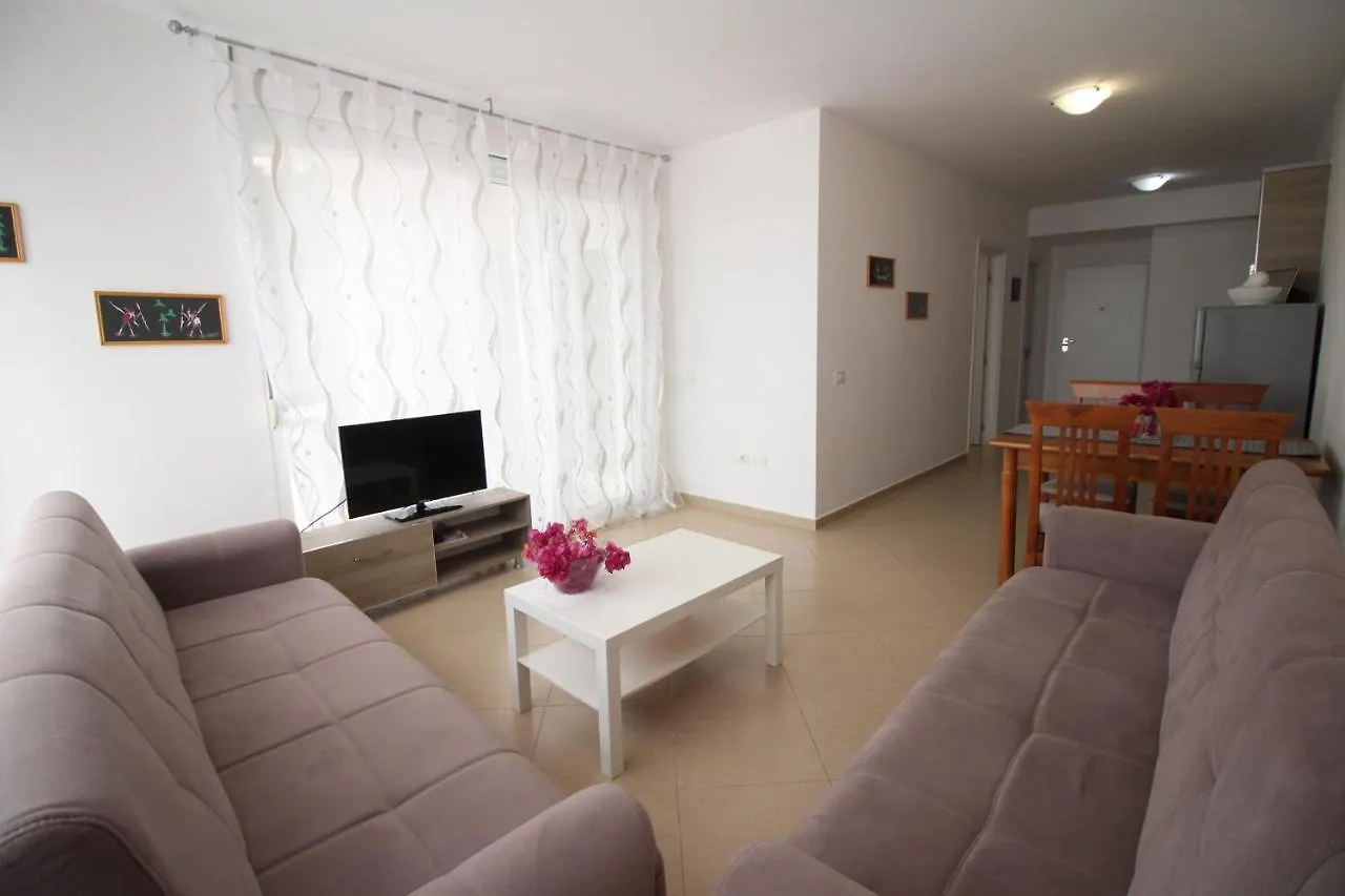 The Bay Apartments Sarandë 0*,